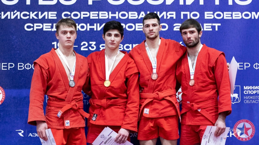 Спортсмены из Адыгеи успешно выступили на первенстве России по самбо среди юниоров и юниорок
